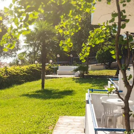 Aparthotel Roditsa Patritsia Polychrono