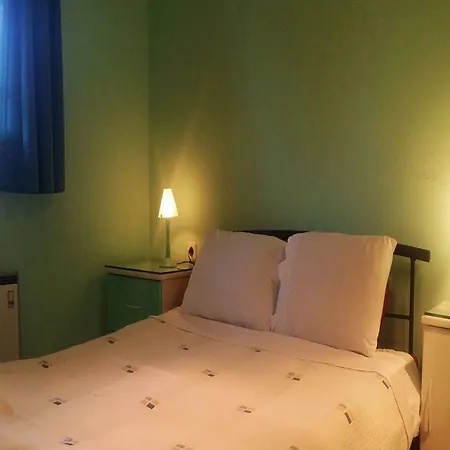 Roditsa Patritsia Lägenhetshotell