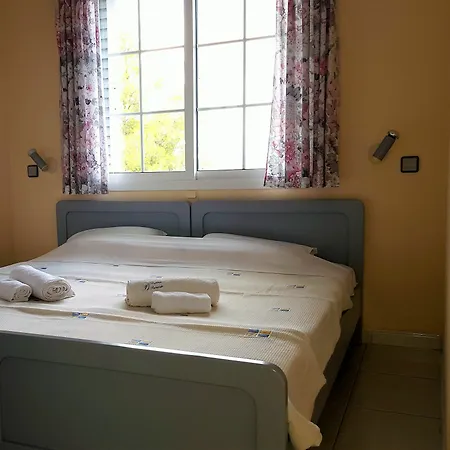 Roditsa Patritsia 3* Polychrono