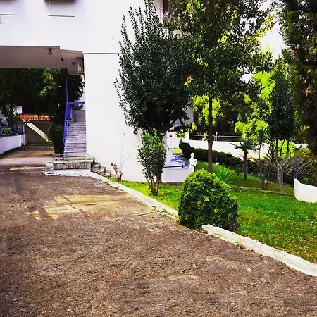 Roditsa Patritsia Aparthotel Polychrono