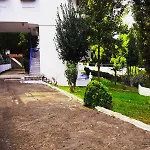 Roditsa Patritsia Hotel de apartamente Polychrono
