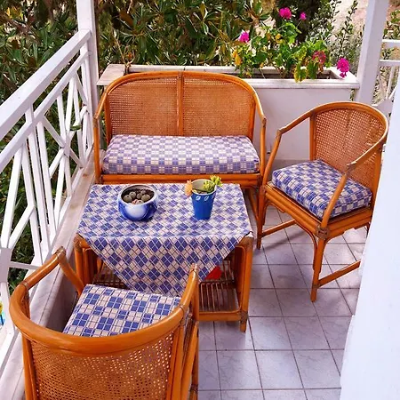 Roditsa Patritsia Aparthotel