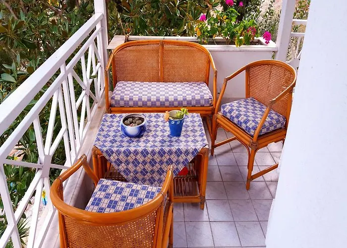 Roditsa Patritsia Apart Otel