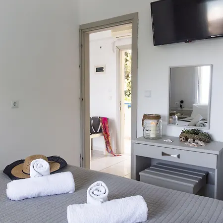 アパートホテル Roditsa Patritsia ポリフロノ