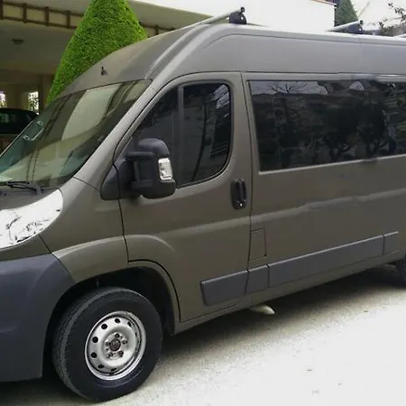 Roditsa Patritsia アパートホテル 3*