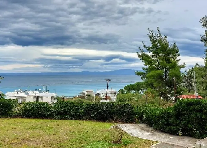 Roditsa Patritsia Apart Otel Polychrono