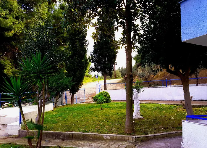 Roditsa Patritsia Apart Otel Polychrono